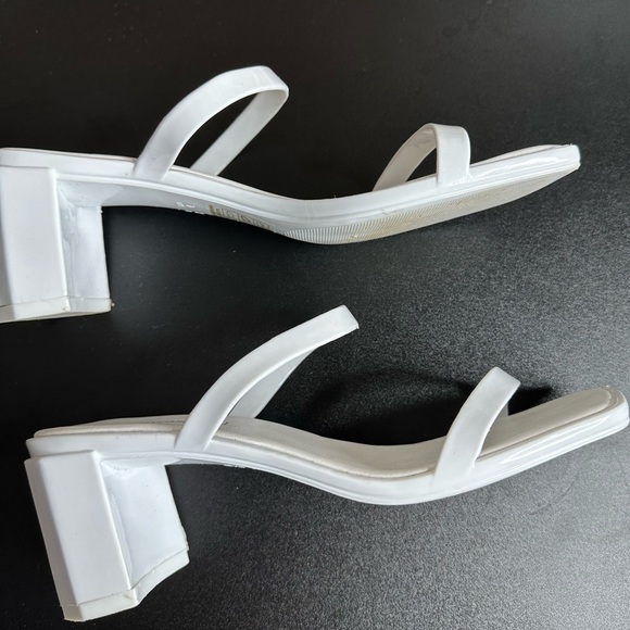 Jeffery Campbell white size 7 chunky heeled sandal. Excellent condition. - Picture 5 of 10